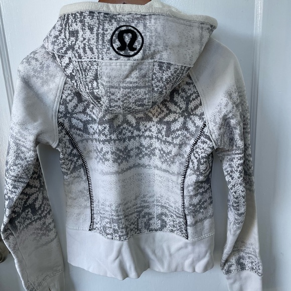 Rare Special Edition Lululemon Scuba Ivory Snowflake Size 6 - Picture 3 of 11